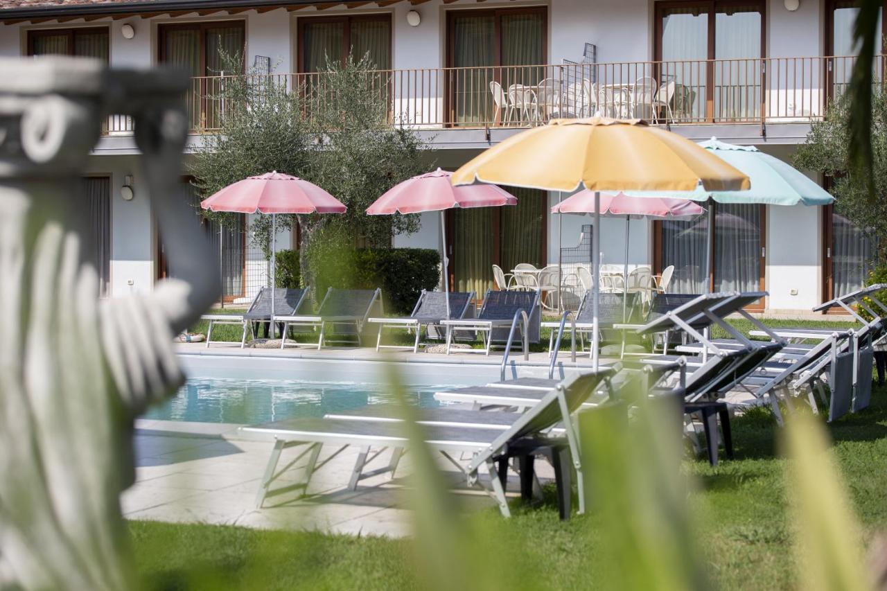 Residence Molino - Holiday Apartments Manerba del Garda Eksteriør billede