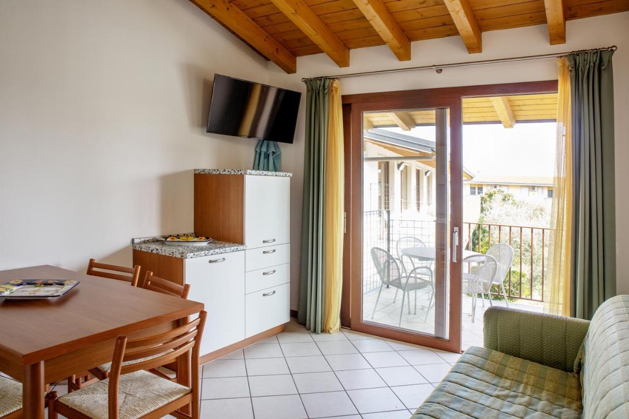 Residence Molino - Holiday Apartments Manerba del Garda Eksteriør billede