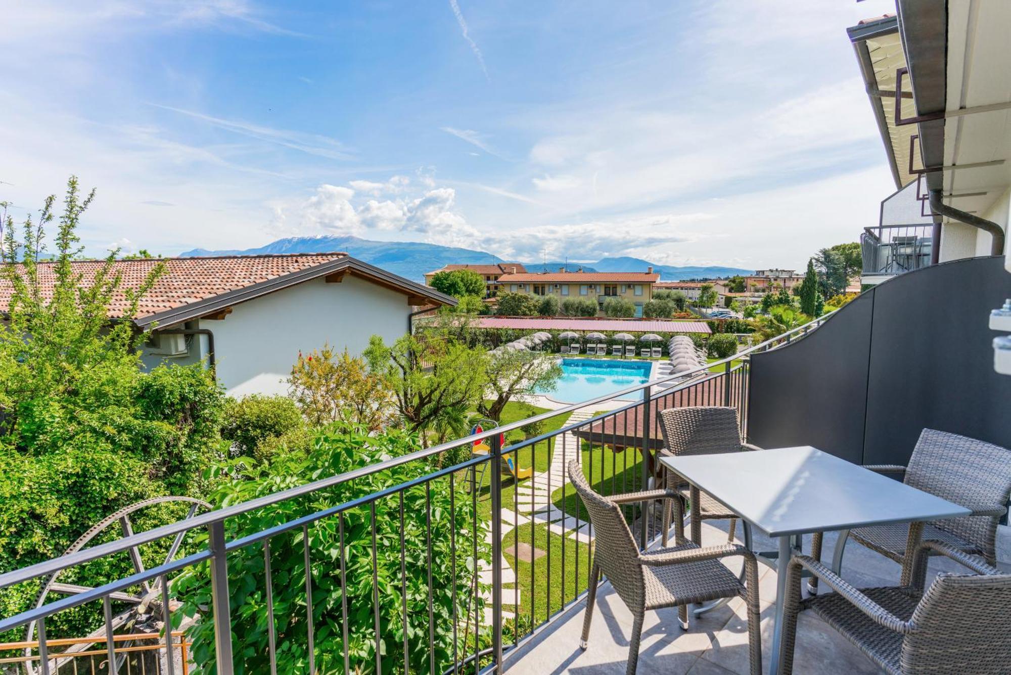 Residence Molino - Holiday Apartments Manerba del Garda Eksteriør billede