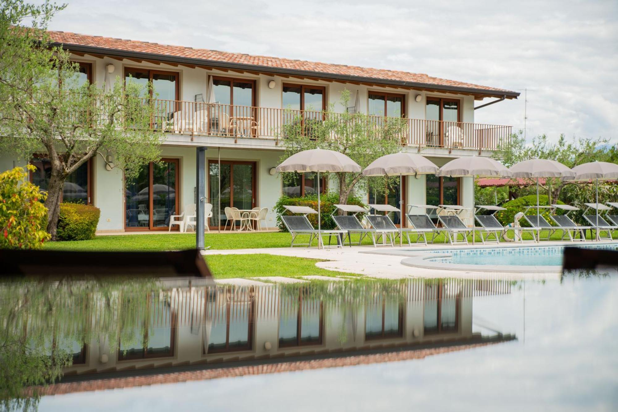 Residence Molino - Holiday Apartments Manerba del Garda Eksteriør billede