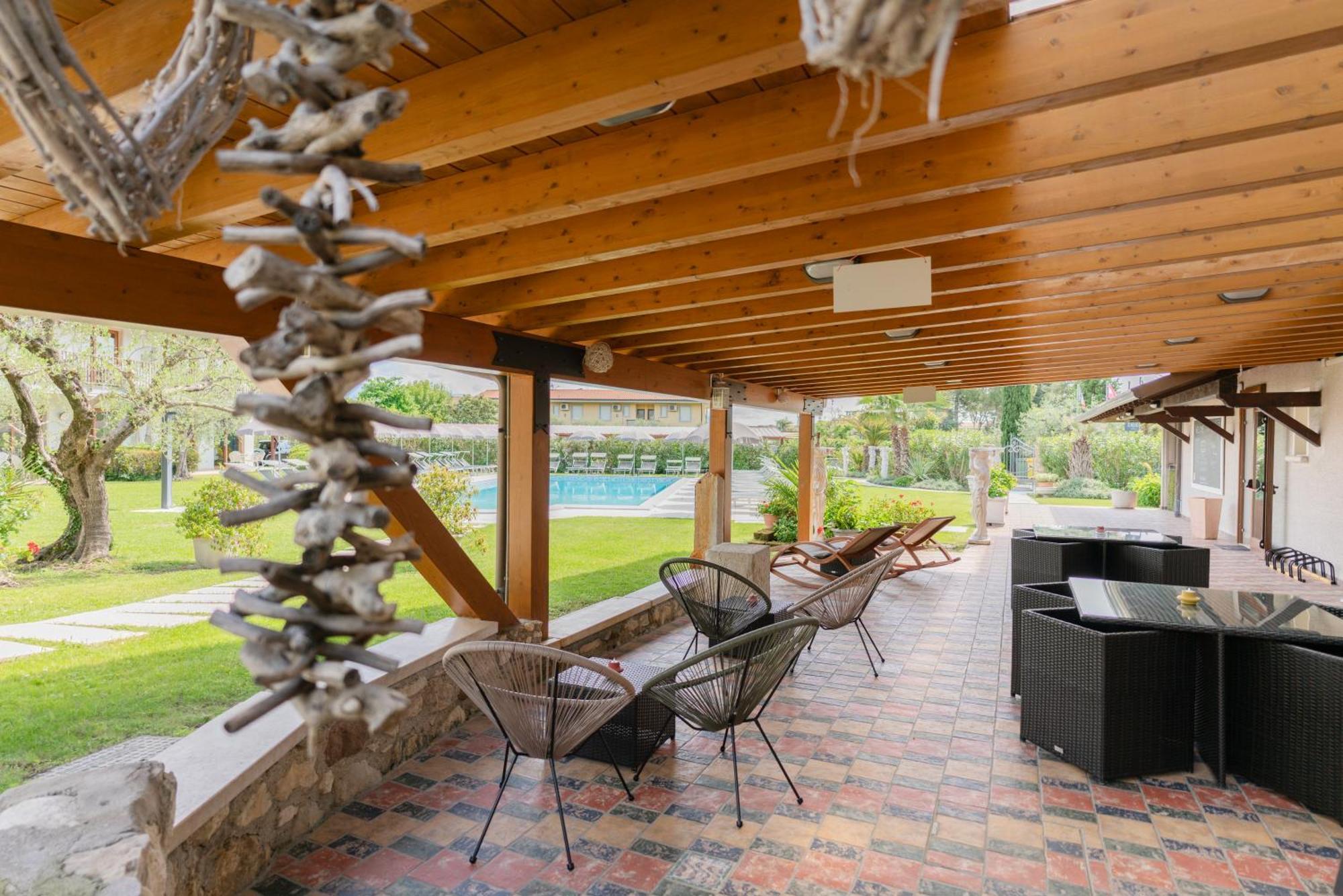 Residence Molino - Holiday Apartments Manerba del Garda Eksteriør billede