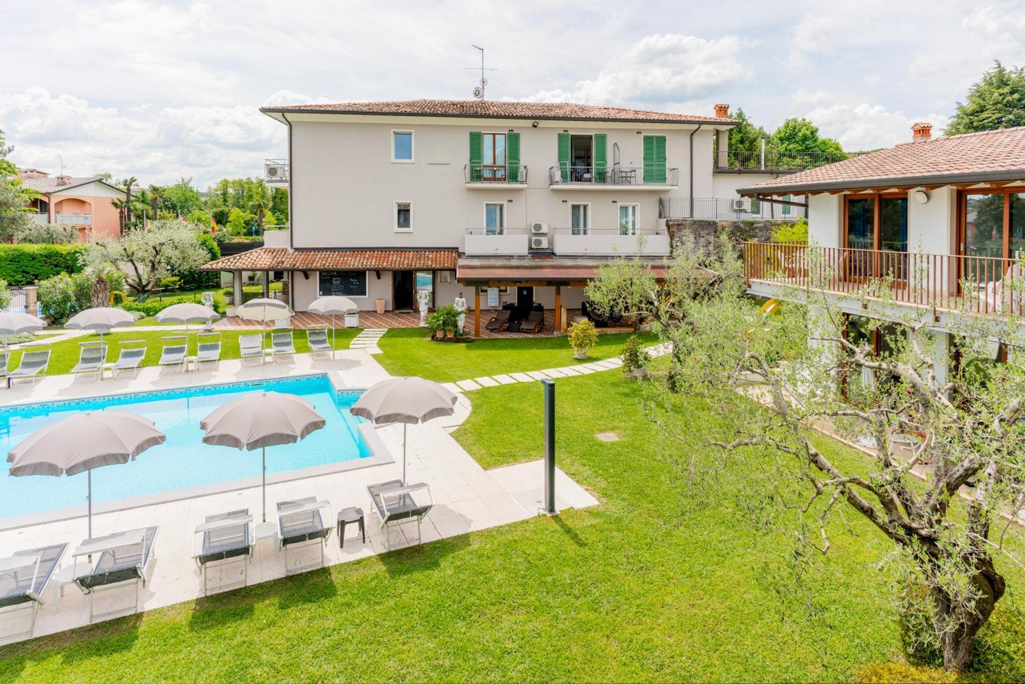 Residence Molino - Holiday Apartments Manerba del Garda Eksteriør billede