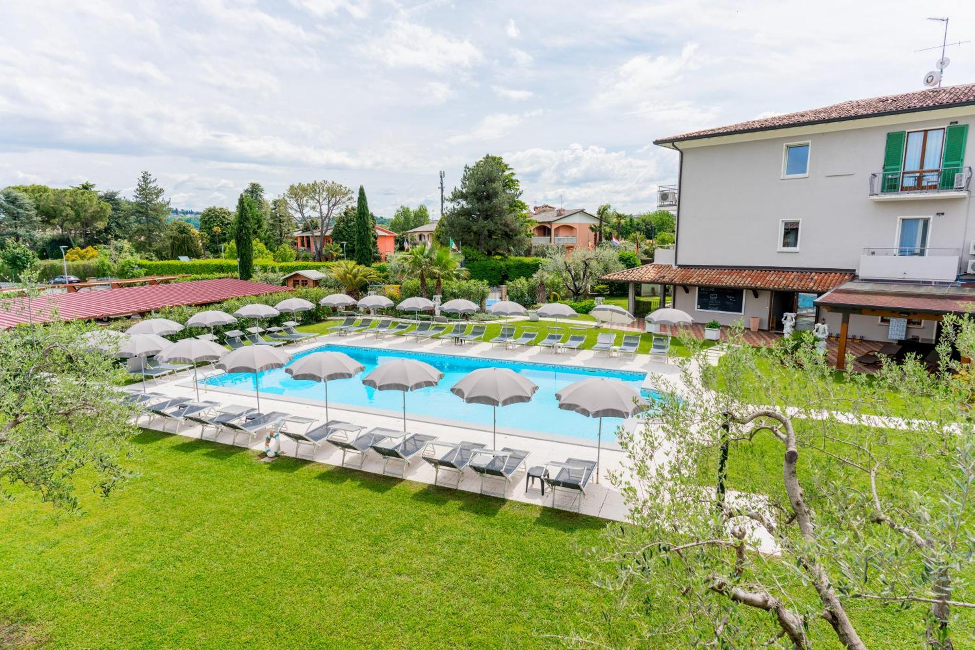 Residence Molino - Holiday Apartments Manerba del Garda Eksteriør billede